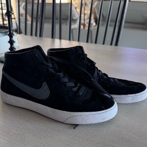 Nike High SB Bruin Sneaker